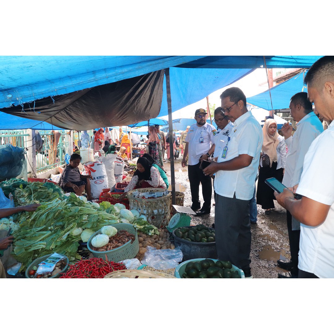 Tim Satgas Pangan Kabupaten Padang Lawas Utara melaksanakan sidak dan peninjauan pasar modern dan pasar tradisional menjelang Ramadhan