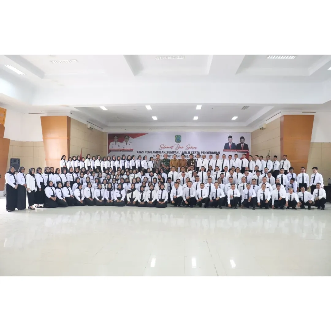 Penyerahan Surat Keputusan (SK) Pengangkatan Pegawai Pemerintah dengan Perjanjian Kerja (PPPK) Formasi Tahun 2024 Tahap I